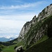 Tatsächlich blauer Himmel: Rückblick über die Alp Tesel.