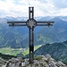 wunderschönes Gipfelkreuz auf der Steinspitze hoch über dem Lechtal