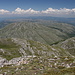 Magaro - Ausblick an nördlichen Felsabbrüchen über den weiteren Verlauf des Galičica-Gebirges. Östlich und westlich davon sind der Prespa- bzw. der Ohrid-See zu sehen.