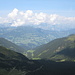 Bartholomäberg, darüber der Bergrücken mit dem Itonskopf als höchster Erhebung und dahinter das Lechquellengebirge - nun in der Nachmittagssonne