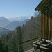 Mit jedem Höhenmeter wird die Aussicht über die Schwyzer Voralpen besser! Foto von der Alphütte beim P.1114m .