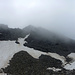 Dem Gipfel zu im leichten Nebel