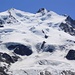 Was für gigantische Dimensionen! Hoch über dem Monte-Rosa-Gletscher thronen Nordend (links; 4609m) und Dufourspitze (rechts; 4633,9m).