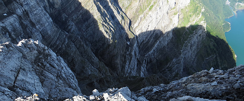 Tiefblick in die Dunggellauischlucht.