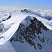 Gipfelausicht von der Dufourspitze (4633,9m) über die  Zumsteinspitze (4563m) zur Signalkuppe / Punta Gnifetti (4554m).