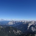 ganz linke die Wettersteinspitze, Bildmitte Mittenwalder Höhenweg, Wörner und die restliche Karwendelkette, rechts im Vordergrund müsste der Hohe Gleisch sein