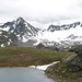 Grialetschhütte mit Piz Sarsura Pitschen (links) und Piz Sarsura (rechts)