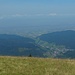 Zoom zum Taleingang des Münstertals. Die etwa 50km entfernten Vogesen kann man leider kaum ausmachen