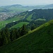 Beim Chüeboden steigt der Weg merklich an.