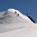 4er-Seilschaft im Aufstieg zum Balmhorn Gipfel 3698m