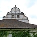 Benešov nad Ploučnicí, Oberes Schloss, Giebel und Holzschindeldach