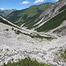 Rückblick zum Ausgangspunkt der Bergtour bei Pfafflar; im Hintergrund die Südseite der Elmer Kreuspitzgruppe.