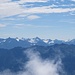 Blick nach Südosten in die Stubaier Alpen - nach ausführlicher Recherche, dankenswerterweise angeregt durch [u yeti11], ist es mir mittels udeuschles Panoramatool gelungen, doch die korrekte Benennung zu finden.