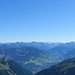 180° Gipfelpanorama von N nach SO: Lechquellengebirge, Allgäuer Alpen, Lechtaler Alpen, Verwall, Samnaungruppe, Silvretta und Rätikon.