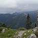 Der Höhenweg ist wirklich sehr schön und bietet tolle Aussichten auf das Karwendel - wenns Wetter es zuläßt.