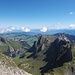Blick vom Altmannsattel auf die Mittlere Alpsteinkette, das Appenzellerland und den Bodensee