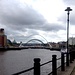 1. Tag: Sieben Brücken führen in Newcastle über den Tyne. Die vorderste ist die Millennium Bridge.
