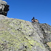 Lesestunde auf dem Gipfel des Sazmartinshorn - das Gipfelbuch weist im Schnitt gerade mal 15 - 20 Einträge pro Jahr auf