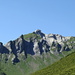 Der Zinerspitz (2508 m) präsentiert sich von seiner schönsten Seite