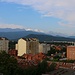 Aussicht vom Hotel in Владикавказ (Vladikavkaz) auf den Hauptkamm des Кавказ / კავკასიონი (Kavkaz / Kavkasioni).