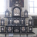 Il cosiddetto "altare d'argento": un assemblaggio di argenti di varie epoche conservato nella parrocchiale di Sankt Gallus.