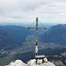 Gipfelkreuz Alpspitze mit Garmisch-Partenkirchen 
