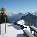Alpenblick beim Aufstieg zum Dossen bei der Alp Gletti (1373m).  Der bewaldete Gipfel rechts ist der besuchte Vitznauer Stock (1451,6m).