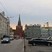 Москва (Moskva):<br /><br />Unser Hostel befindet sich nur winige Minuten vom Кремль (Kreml’) entfernt. Hier begannen wir mit unserem sehr langen Stadtspaziergang und das ganze Zentrum der Metropole zu besichtigen.