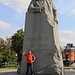 Москва (Moskva): Der Author dieses Berichtes steht vor einer der grössten Statuen des hervorragenden Philosophen Karl Marx.
