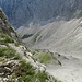 Schon im Klettersteig, man sieht genau den Anstiegsweg. Das Kar eignet sich übrigens nur bedingt zum Abfahren, an ein paar Stellen geht es aber schon. 