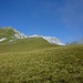 Il bordo dell'altopiano verso la Val Dorè, in vista della meta.