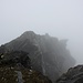 <b>In discesa verso il Pizzo del Corvo.<br />Il toponimo questa volta non dà adito a dubbi; in passato era chiamato anche Pizzo Negro.</b>