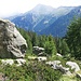 Bouldering and lunch time. Al cartello giallo decido il ritorno: a dx