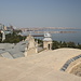 In Baku - Ausblick vom Jungfrauenturm, Qız Qalası. Rechts sind u. a. Hafenanlagen am Kaspischen Meer zu sehen. Foto vom 23.08.2014.