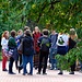Im Park der Lomonossow-Universität werden die neuen Studenten instruiert