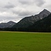 Rückblick vom Tal ins schöne Vilsalpseetal mit dem Ostgrat des Geißhorns