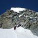 "Schlüsselstelle" beim Hohlaubgrat: einfache Kletterstelle (II) unterhalb des Gipfels zum Allalinhorn 4027m