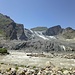 Der Nun-Kun-Gletscher fließt bis ins Tal.