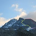 Rot: Die Normalroute verläuft komplett über den Südgrat (Aufstieg)<br />Gelb: Alternativ kann der Südgrat auch erst unterhalb vom Chli Düssi erreicht werden (Abstieg)