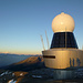 Vier Schatten bewundern das Morgenlicht über dem Mont Blanc