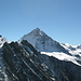 Aussicht vom Gipfel: hinten Dent Blanche 4357 m, links Grand Cornier 3962 m