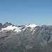 Aussicht vom Gipfel: links die "Zackigen": Aiguilles Rouges d'Arolla (bis 3644 m), etwas rechts der Mitte: Pointe de Vouasson 3490 m