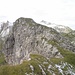 Am Gipfel der Karlespitze ist es dann nicht mehr schwierig. Auch der kurze Abstieg zum Wanderweg ist leicht.