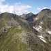 Die Schöngrubspitze (2459m) links, der Hochwart (2626m) rechts dahinter