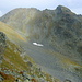 Der nördliche Nachbar der Tällispitze, das Pletschuhorn (2748m). Links unter der Simmiglücke die Rasenhänge, die ich später beim Abstieg von der Simminglicke aus ins Simmigtälli nutzte (einmal diagonal durchs Bild, nach rechts unten hinaus)