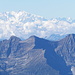 Dietro la triade verzaschese Cima d'Efra - Basal - Cima di Nedro appare, oltre le nuvole, il Monte Rosa