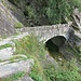 schöne Brücke im Abstieg nach Gordevio