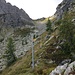 Auf dem Grat dann sogar ein Wegweiser "Sentiero di Montagna", er weist zur Btta Nassa und Solögna