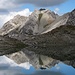die Oberlahmsspitze spiegelt sich im Mittleren Seewisee 