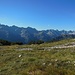 Vom grasigen Rücken der Mute hat man einen wunderbaren Blick auf die Hornbachkette im Süden